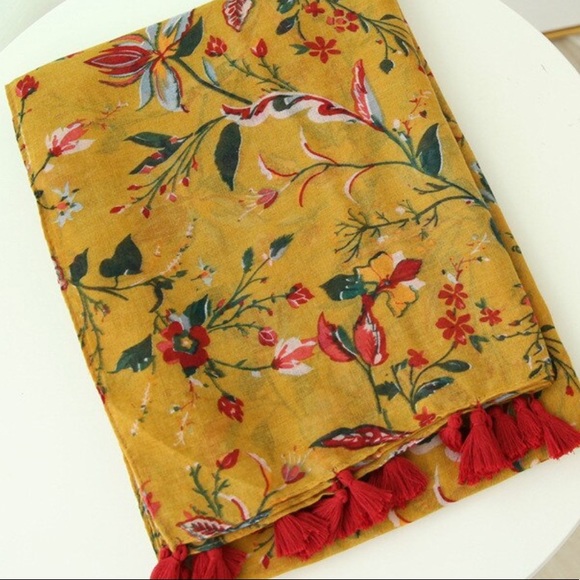 Vintage style scarf with tassels - Picture 2 of 6